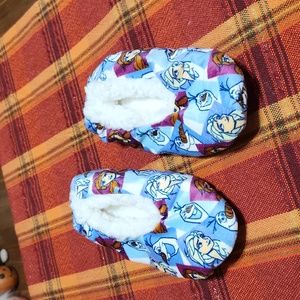 FROZEN SLIPPERS